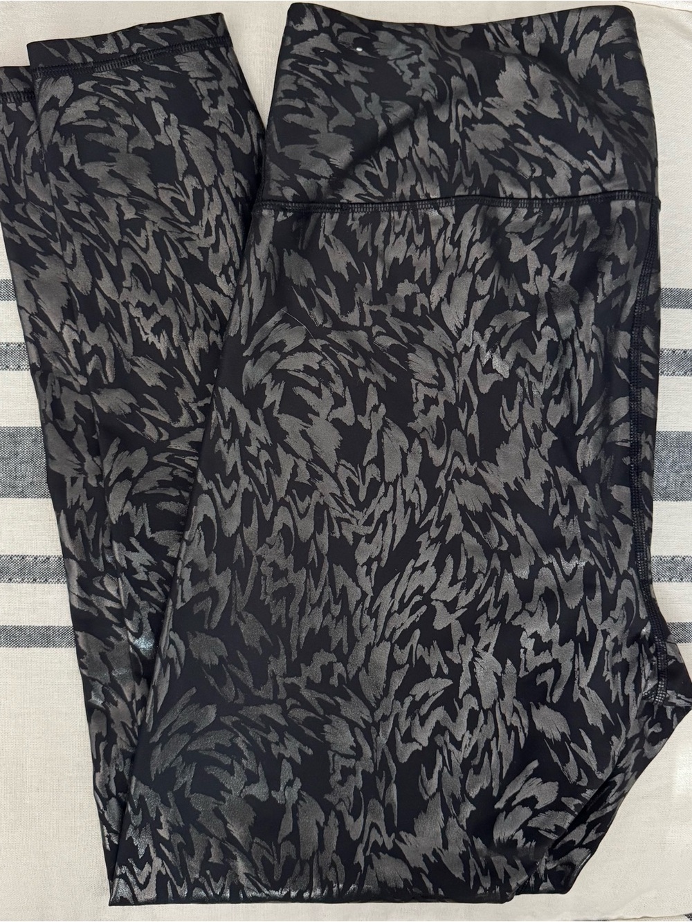 Old Navy Black Metallic Animal-Print Leggings